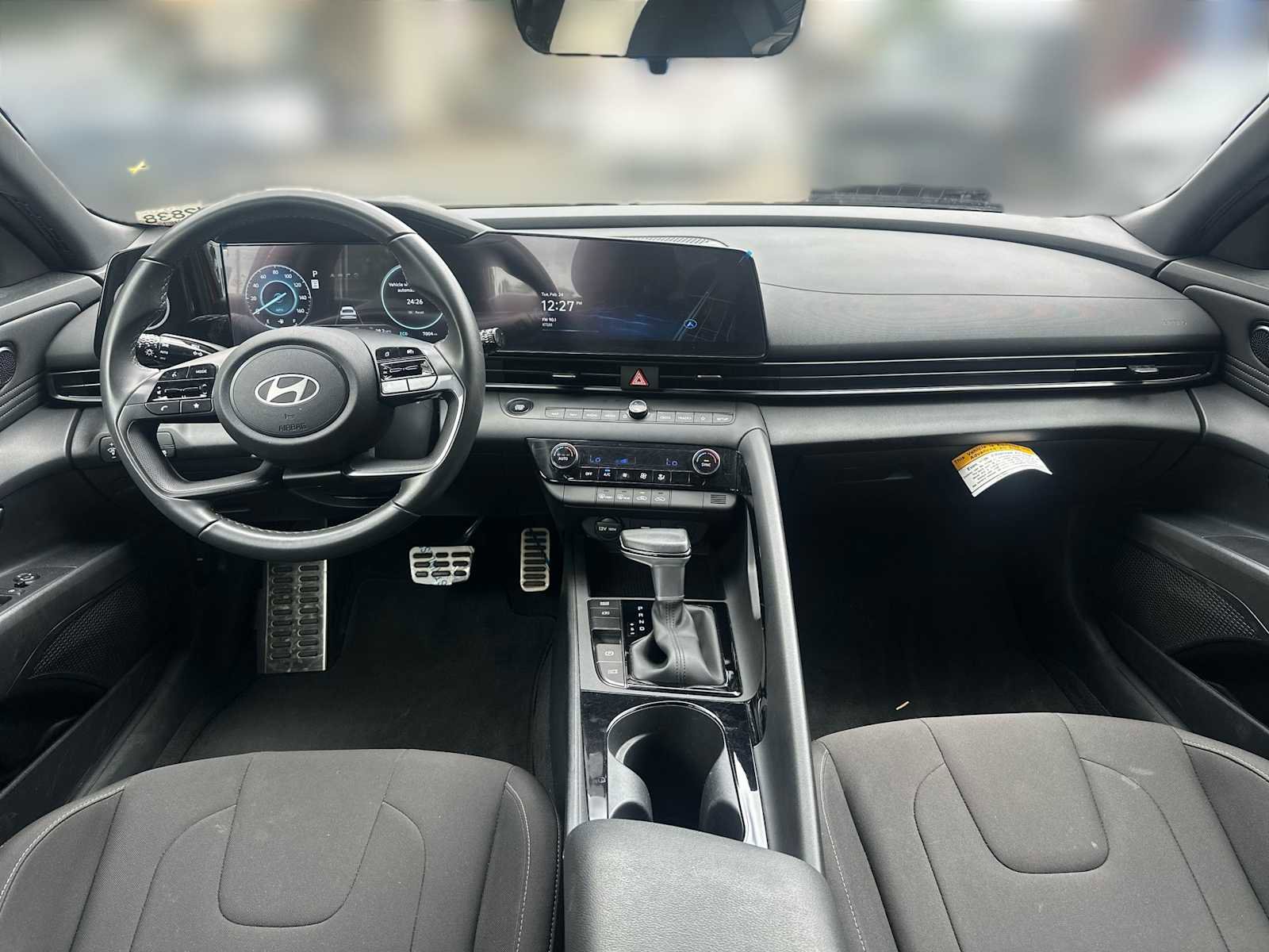 Used 2025 Hyundai Elantra SEL image 11