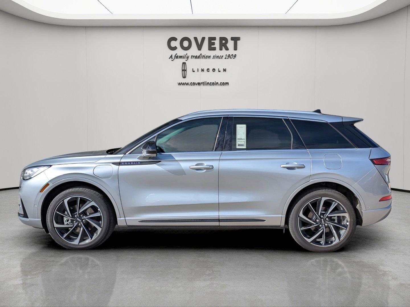 New 2024 Lincoln Corsair Grand Touring w/ Equipment Group 302A AWD/4WD image 2