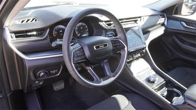 Certified 2023 Jeep Grand Cherokee Laredo w/ Luxury Tech Group I image 17