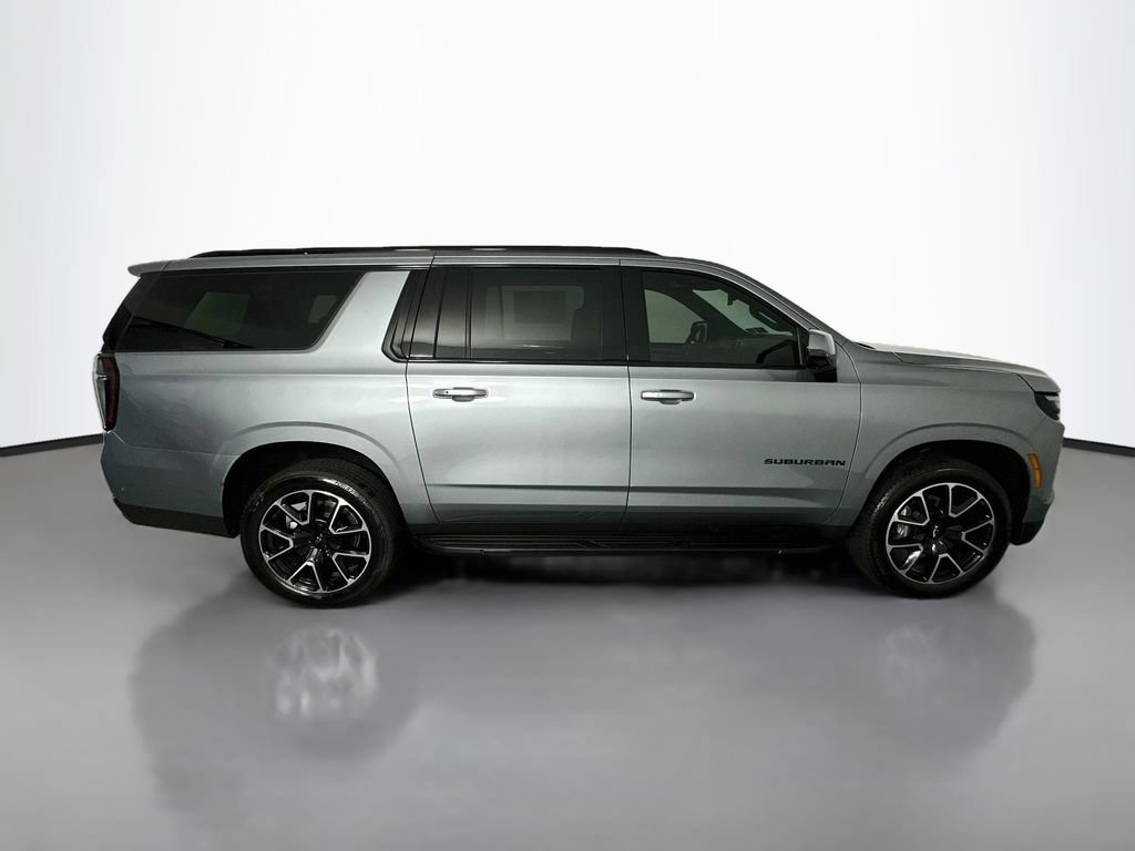 Used 2026 Chevrolet Suburban RST w/ Comfort Package AWD/4WD image 8