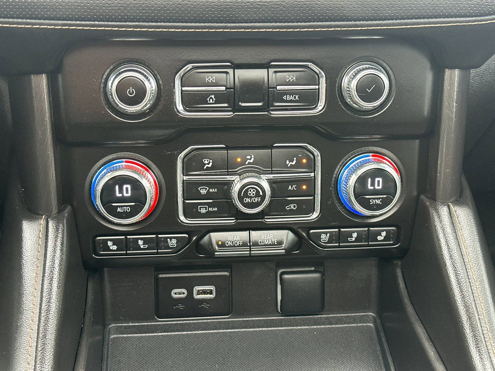 Used 2023 GMC Yukon XL AT4 image 26