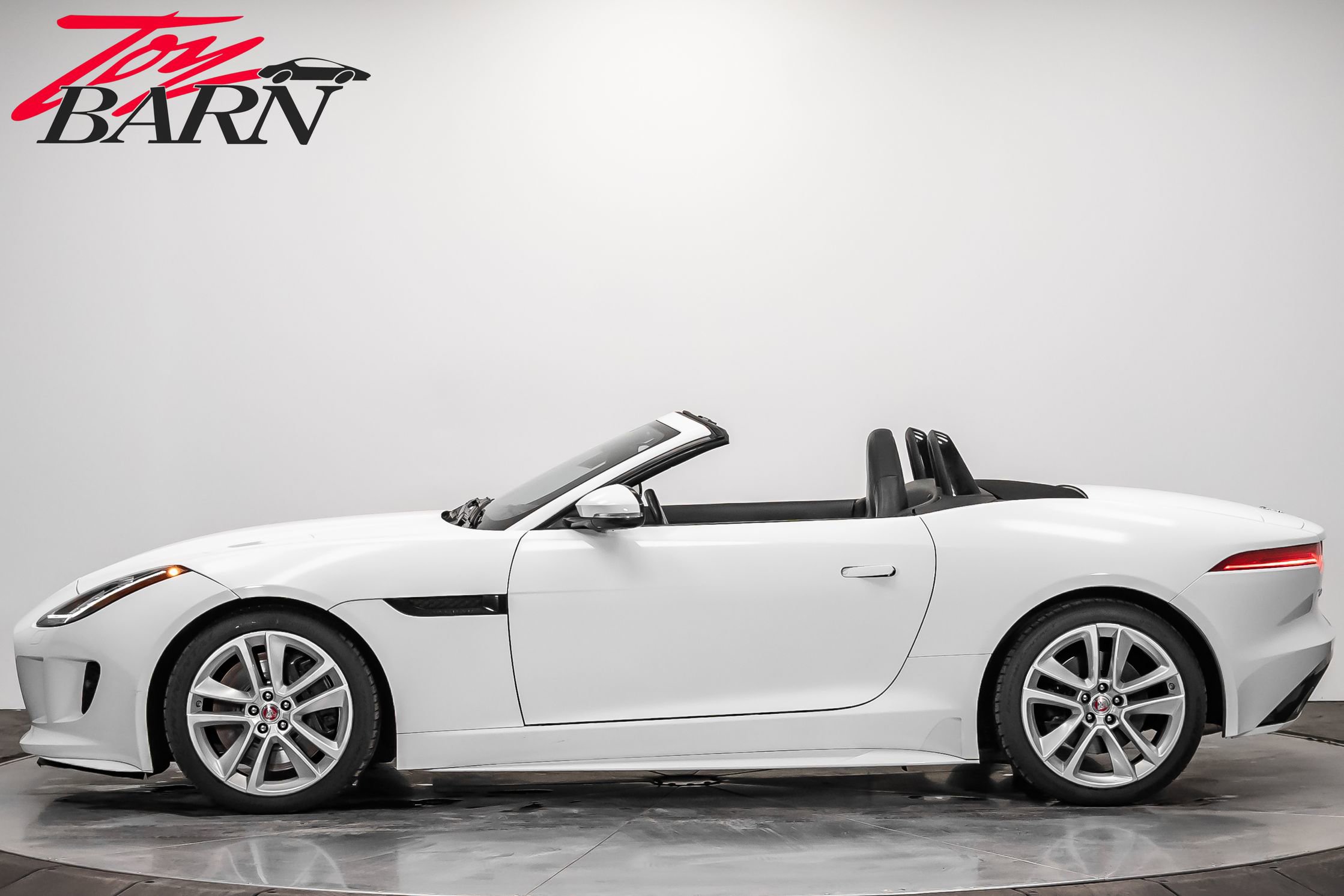 Used 2016 Jaguar F-TYPE S image 2