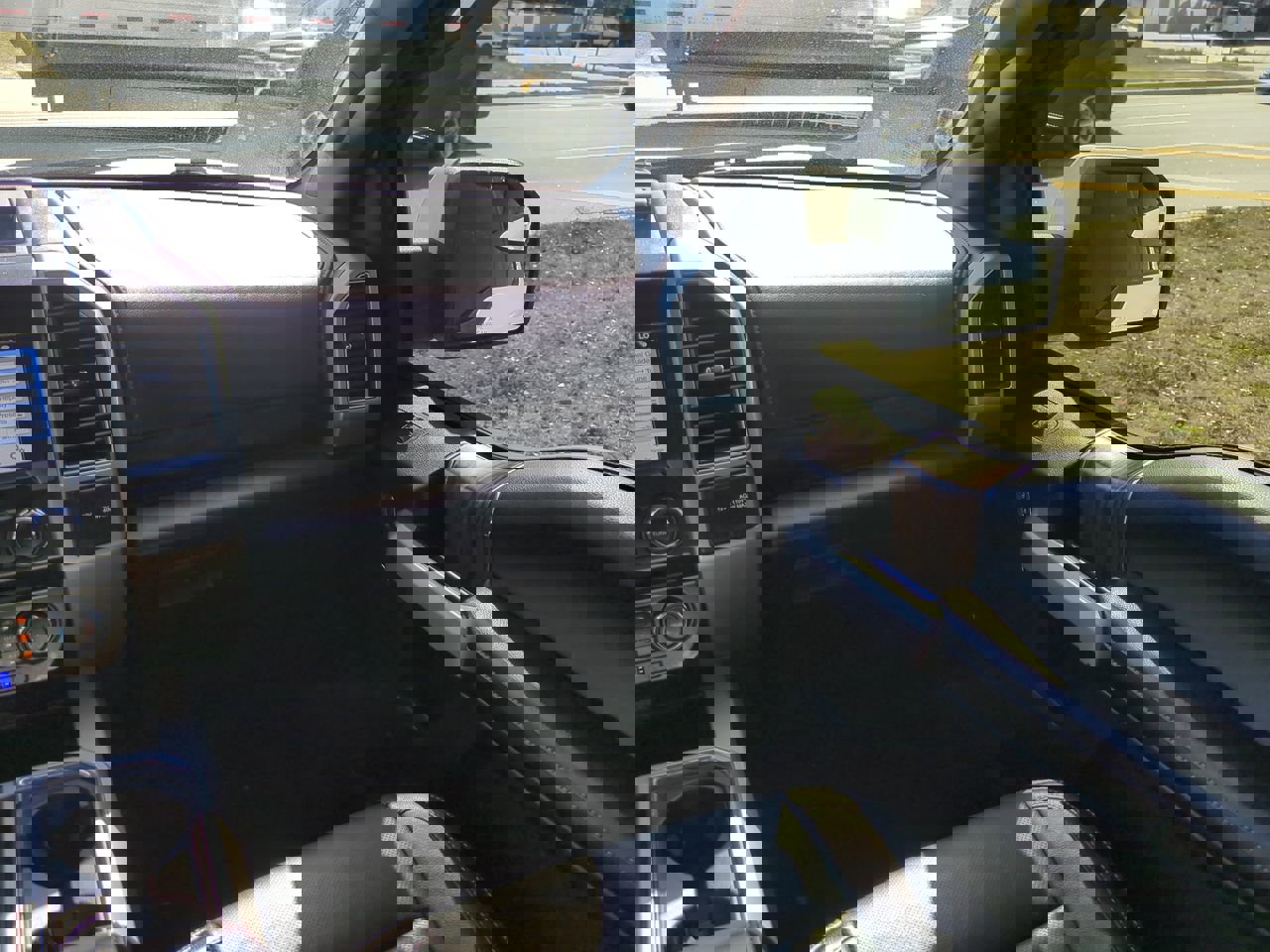 Used 2018 Ford F150 Lariat w/ Trailer Tow Package image 15