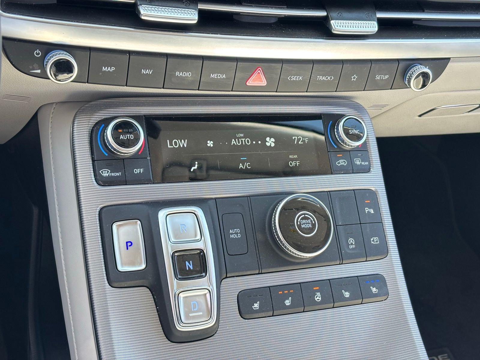 Used 2025 Hyundai Palisade Calligraphy image 9