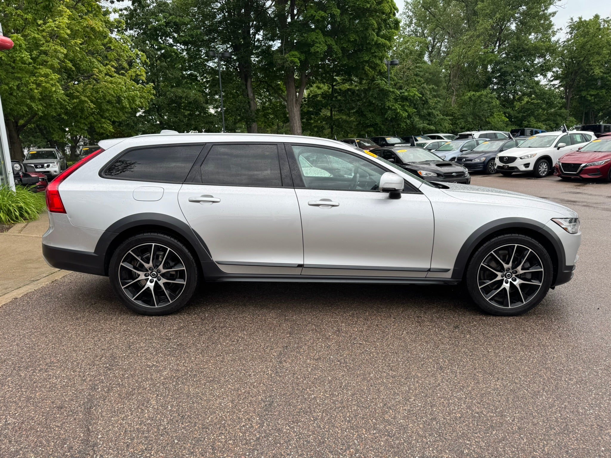 Used 2020 Volvo V90 T6 Cross Country AWD/4WD image 8