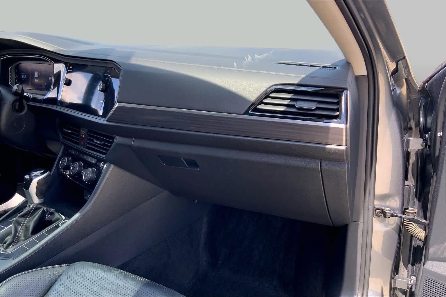 Used 2024 Volkswagen Jetta SEL FWD image 19