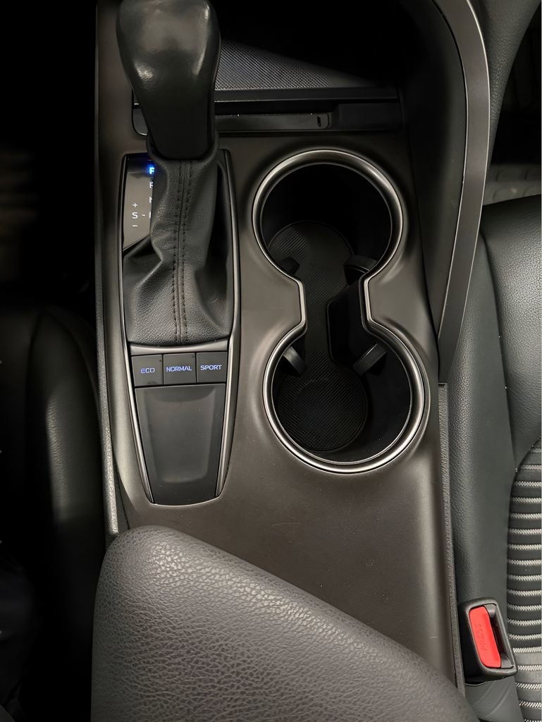 Used 2023 Toyota Camry SE image 19