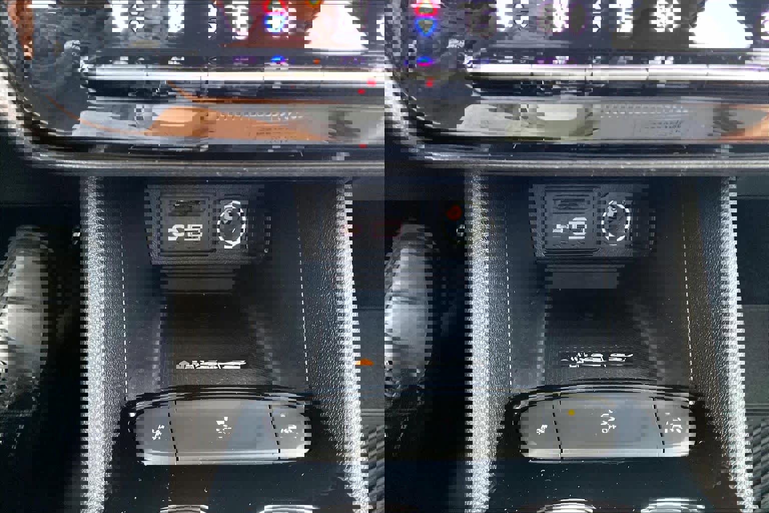 Used 2023 Chevrolet Bolt EUV LT w/ Convenience Package image 35