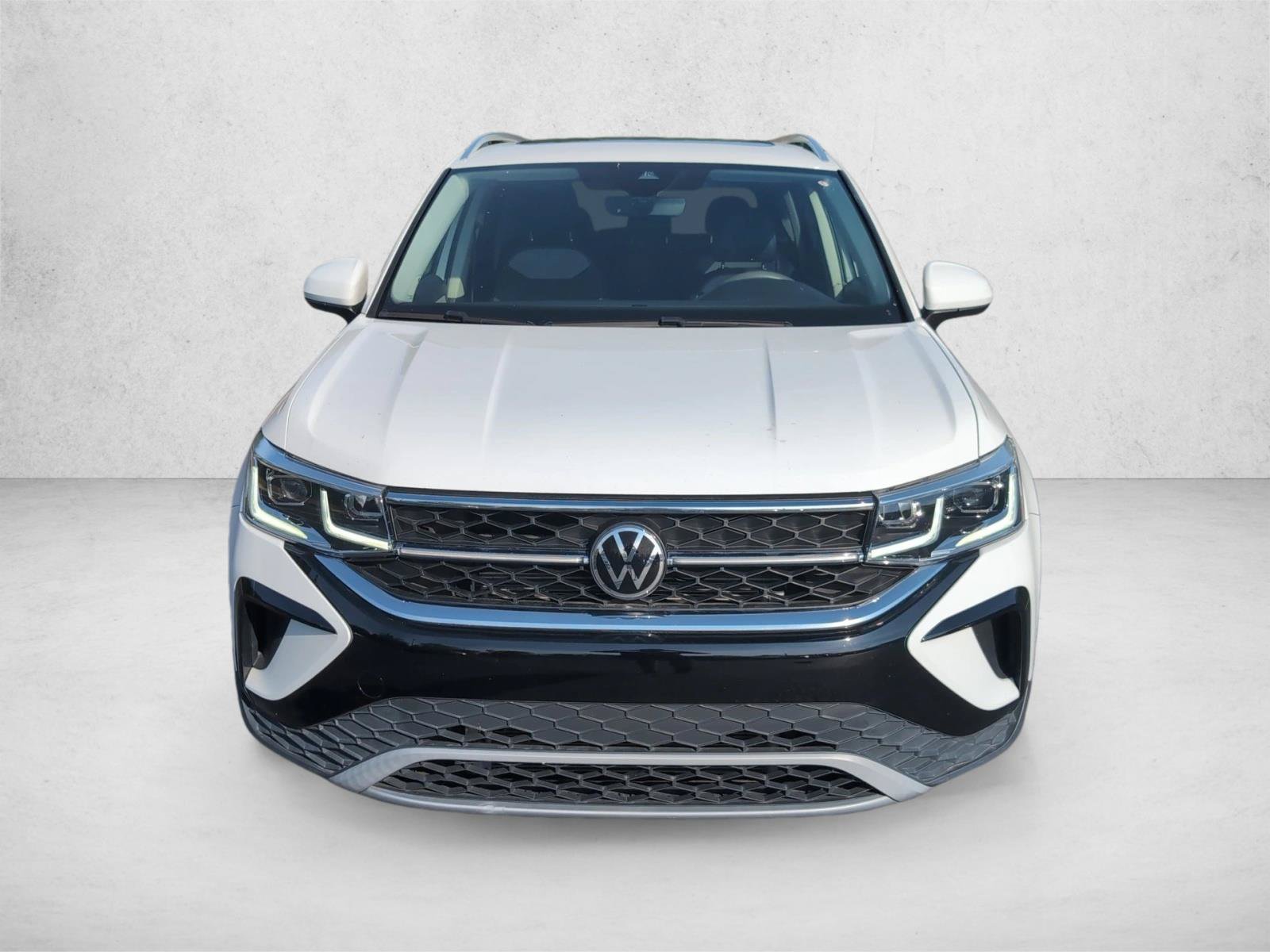 Used 2022 Volkswagen Taos SEL AWD/4WD image 2