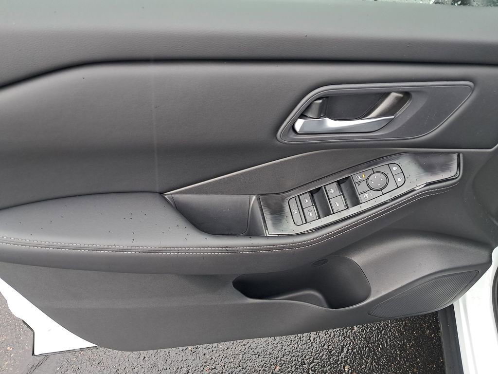 New 2026 Nissan Rogue SV w/ Cold Weather Package image 11