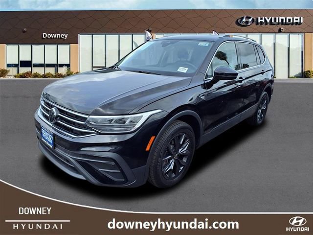 Used 2024 Volkswagen Tiguan SE image 1