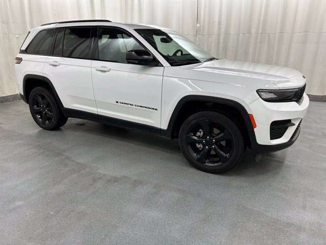 Used 2024 Jeep Grand Cherokee Altitude