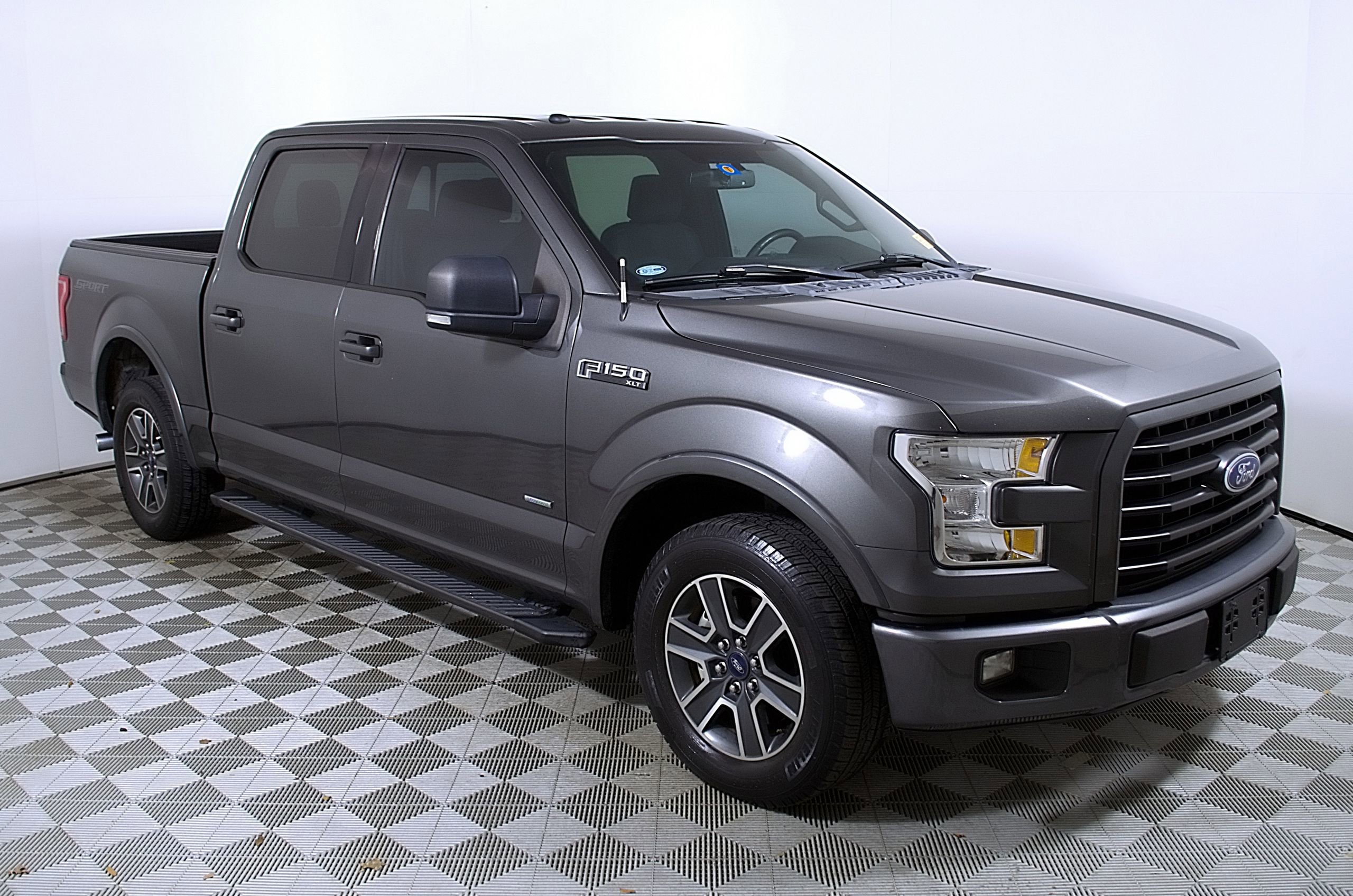 Used 2016 Ford F150 XLT w/ Equipment Group 302A Luxury image 6