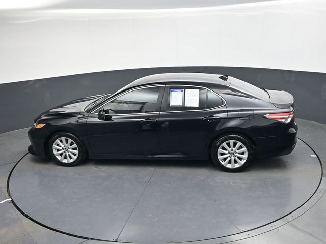 Used 2020 Toyota Camry LE image 21