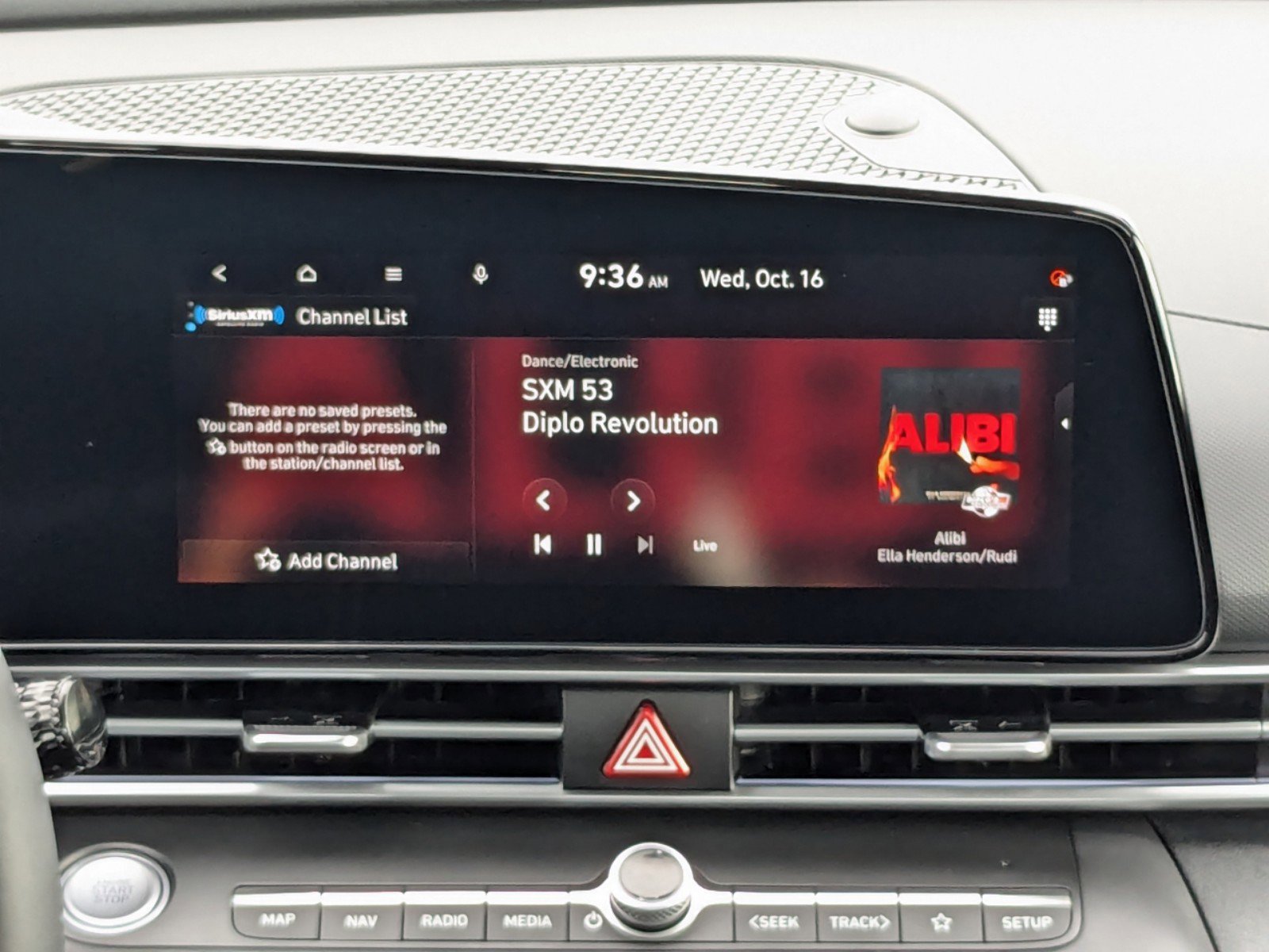 New 2025 Hyundai Elantra SEL image 17