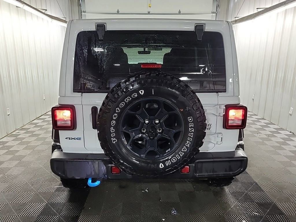 Used 2023 Jeep Wrangler Unlimited w/ Sun & Screen Package image 4