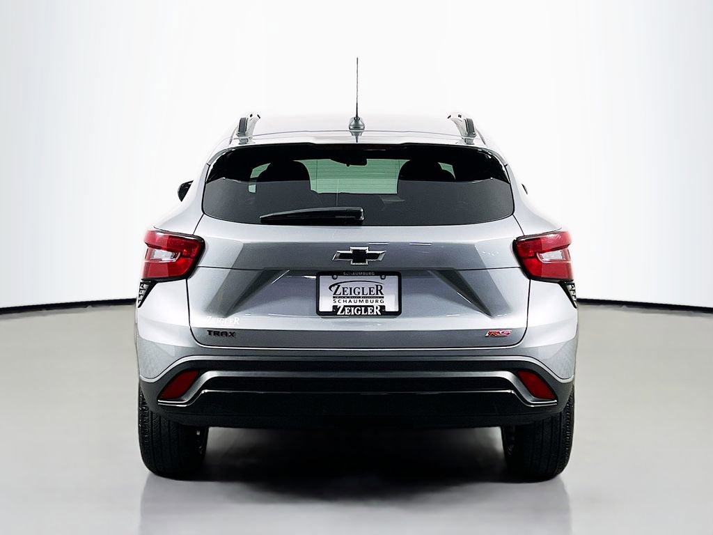 Used 2024 Chevrolet Trax RS w/ Sunroof Package FWD image 6