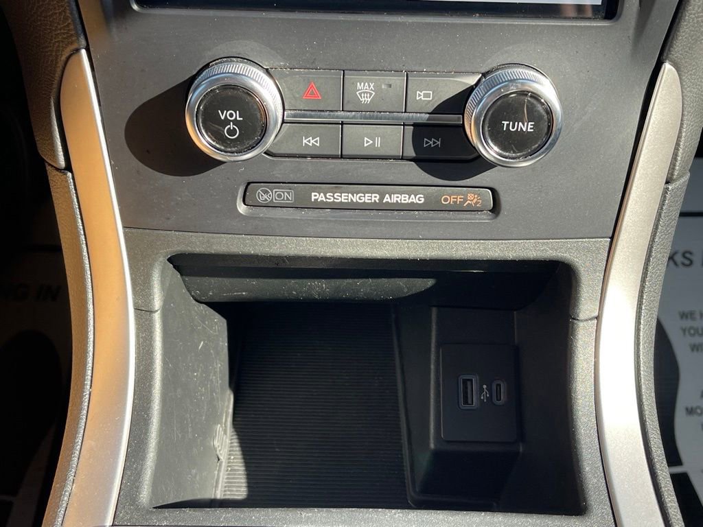 Used 2024 Ford Edge SEL image 12