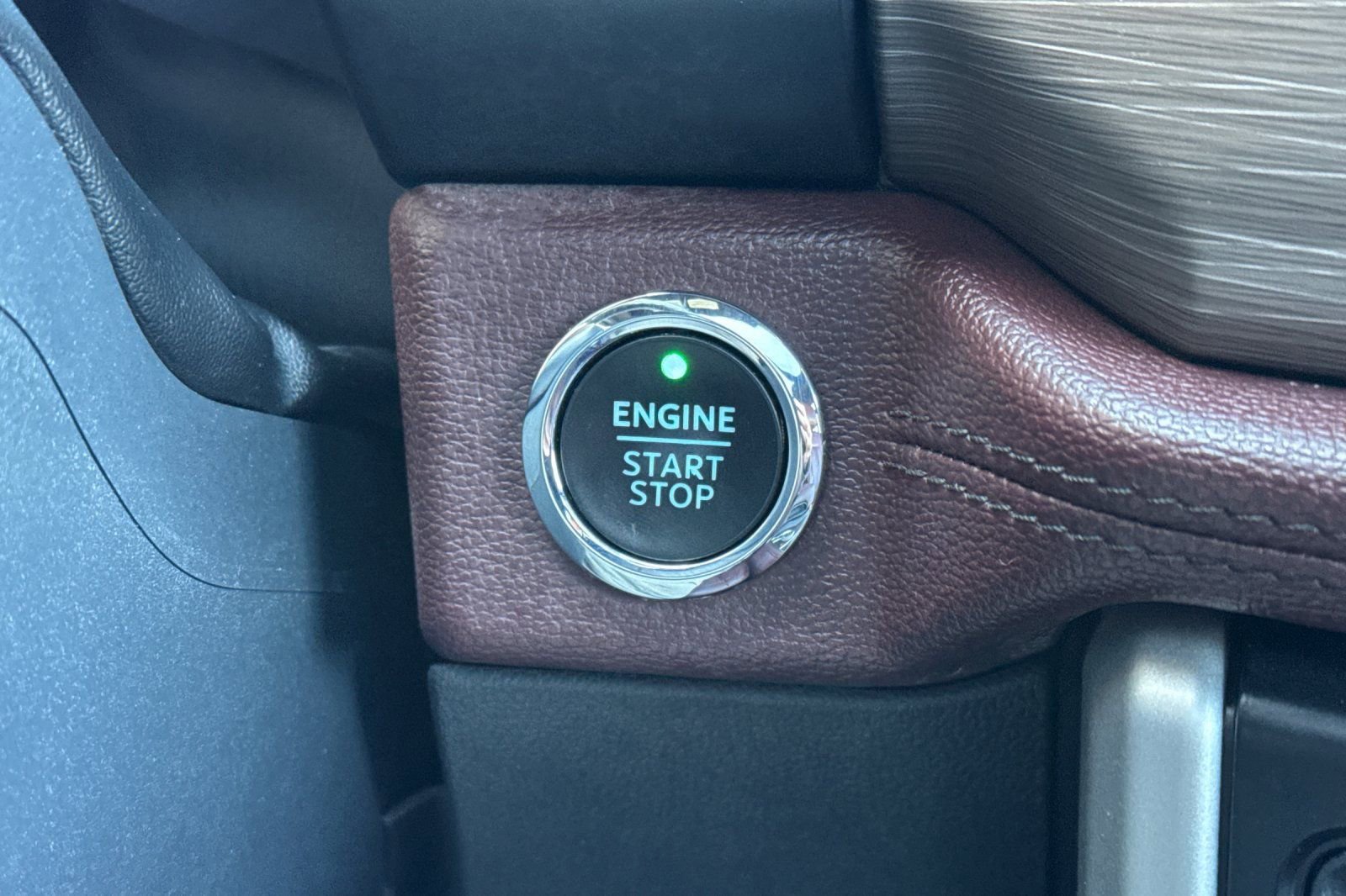 Used 2022 Ford Expedition Max Limited image 25