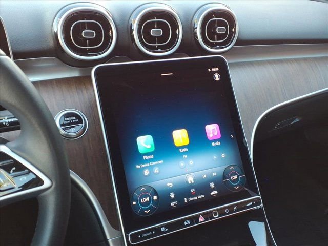 Used 2025 Mercedes-Benz C 300 4MATIC Sedan image 5