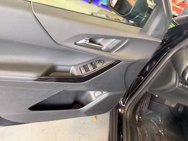 Used 2025 Chevrolet Equinox LT w/ Convenience Package II image 14