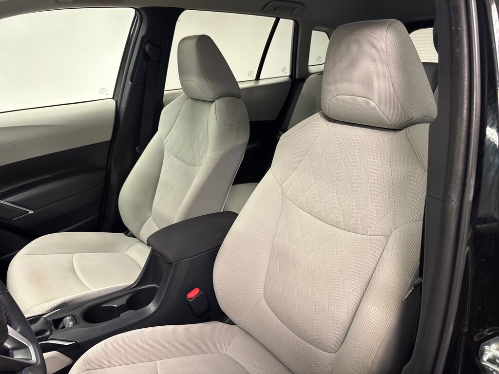 Used 2022 Toyota Corolla Cross LE image 24