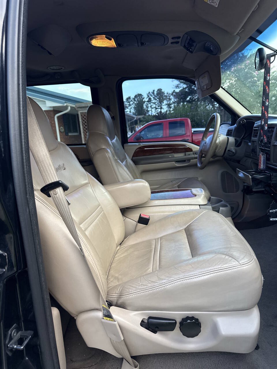 Used 2001 Ford Excursion Limited AWD/4WD image 19