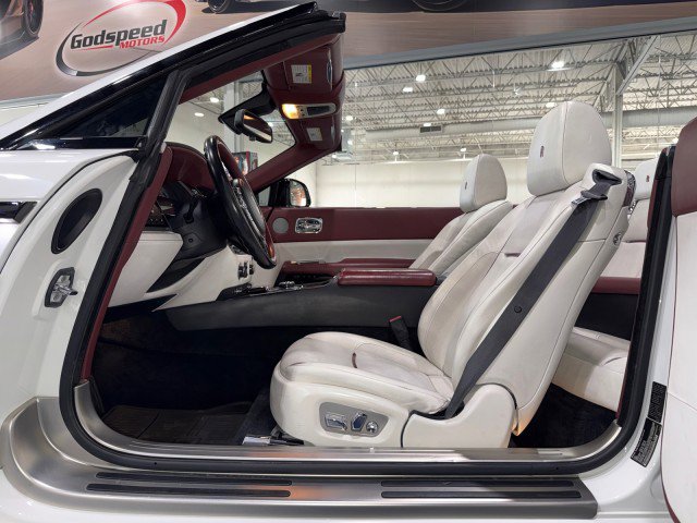 Used 2017 Rolls-Royce Dawn image 55