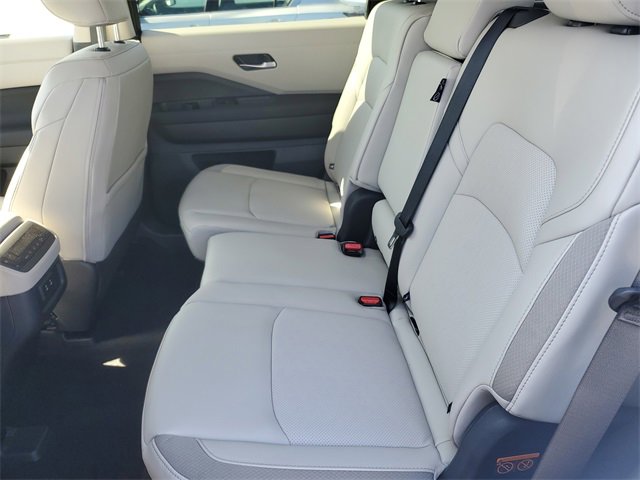New 2026 Nissan Pathfinder SL image 15