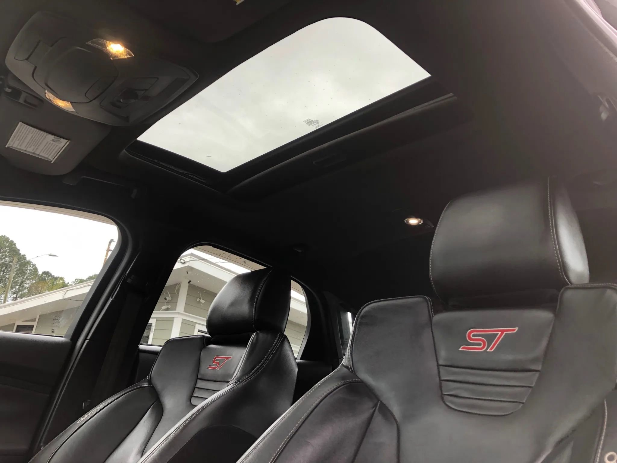 Used 2015 Ford Focus ST w/ Equipment Group 402A FWD image 27