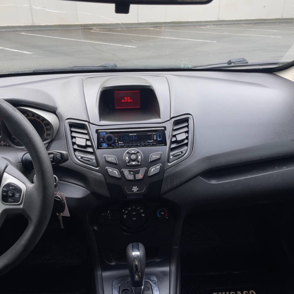 Used 2012 Ford Fiesta SE FWD image 14