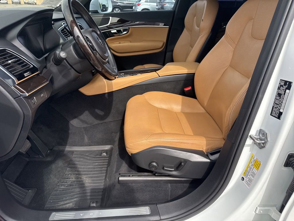 Used 2016 Volvo XC90 T6 Momentum image 22
