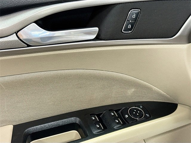 Used 2018 Ford Fusion SE w/ Fusion SE Technology Package image 17