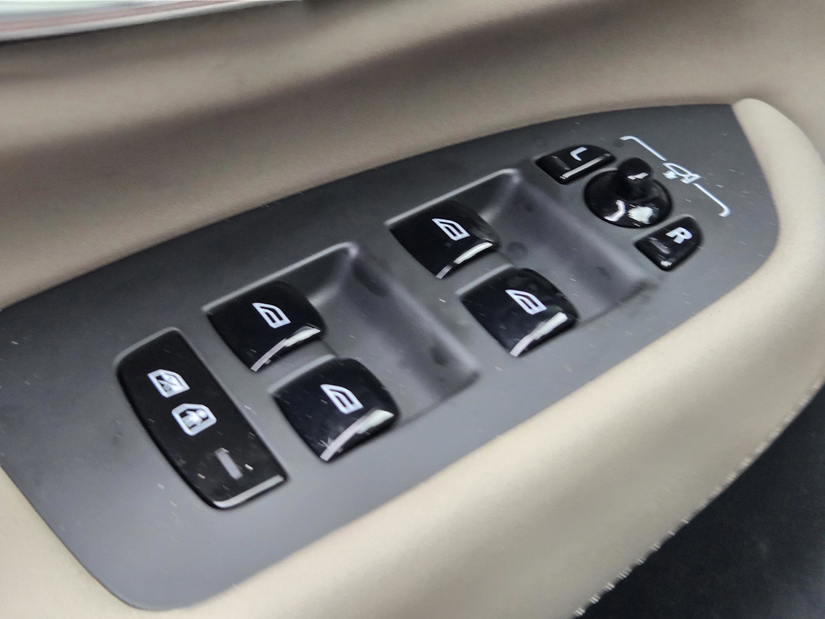 Used 2026 Volvo XC90 B6 Plus w/ Protection Package Premier image 21