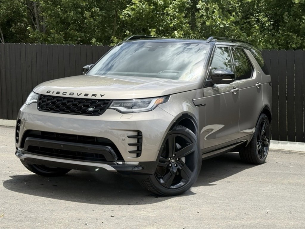 New 2025 Land Rover Discovery Dynamic SE