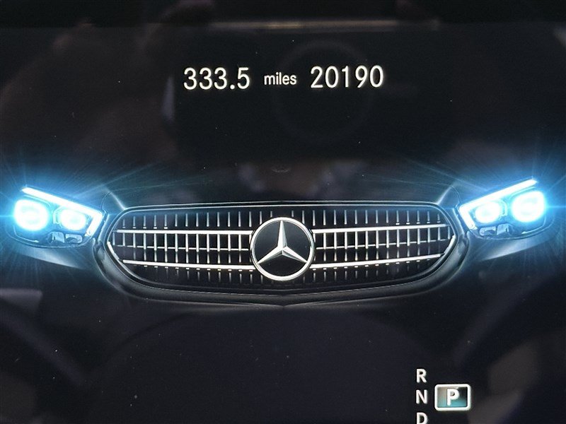 Used 2023 Mercedes-Benz E 350 4MATIC Sedan image 27