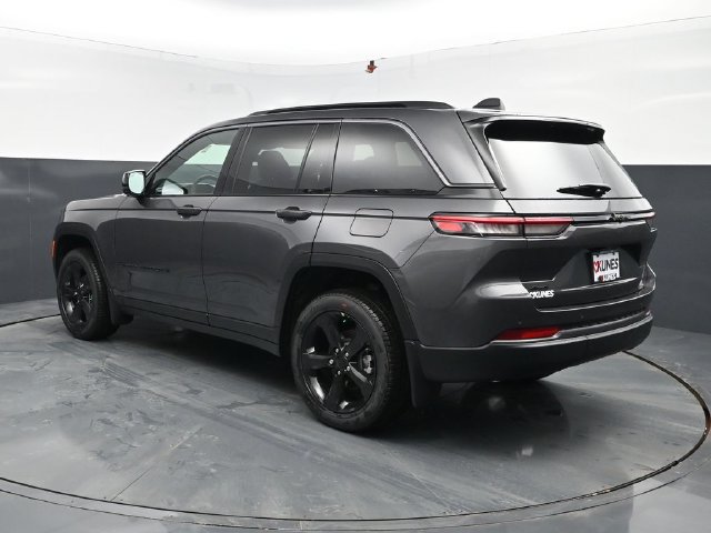 New 2026 Jeep Grand Cherokee Limited w/ Limited Altitude Package AWD/4WD image 5