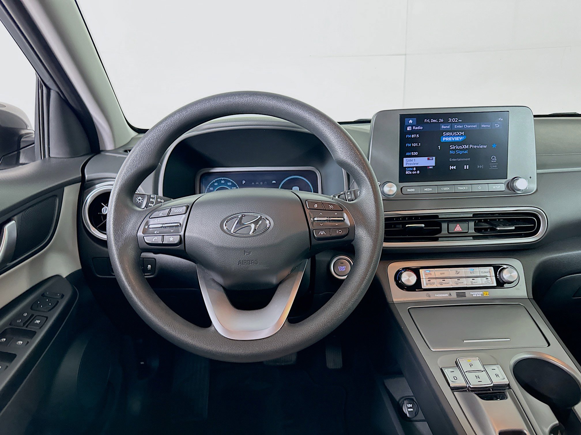 Used 2023 Hyundai Kona SE w/ Cargo Package image 17