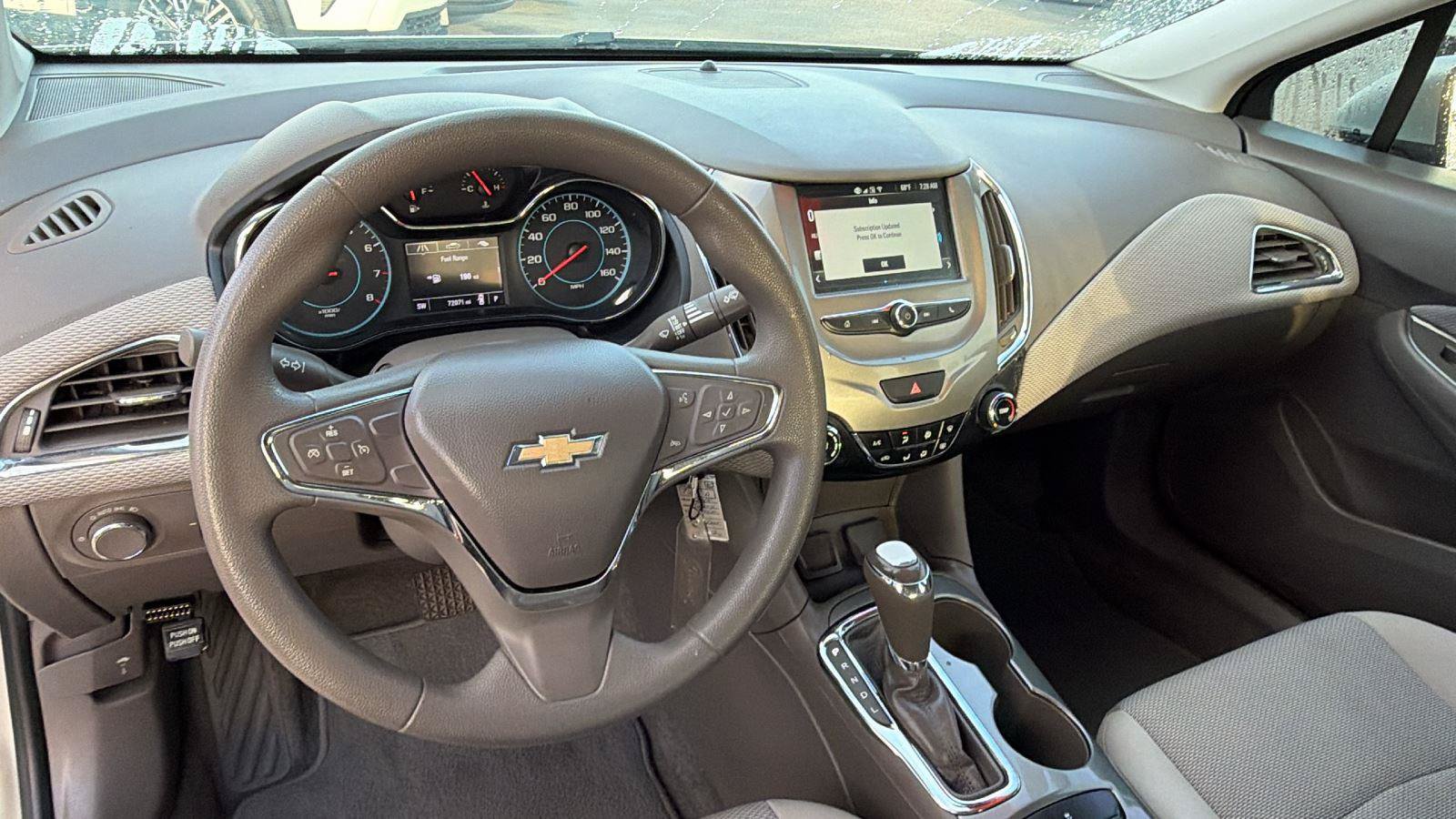Used 2018 Chevrolet Cruze LT FWD image 24