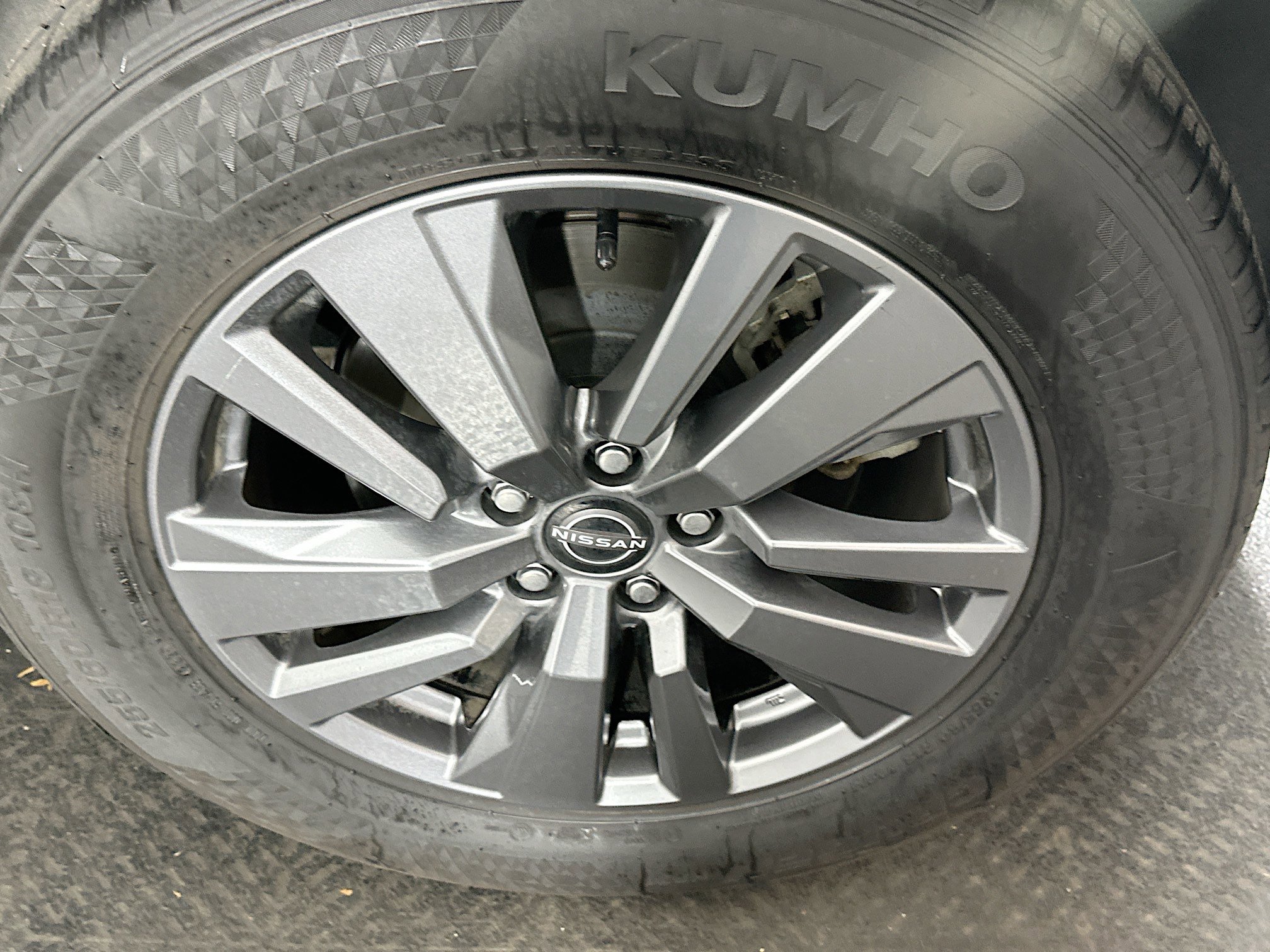 Used 2025 Nissan Pathfinder SV image 11