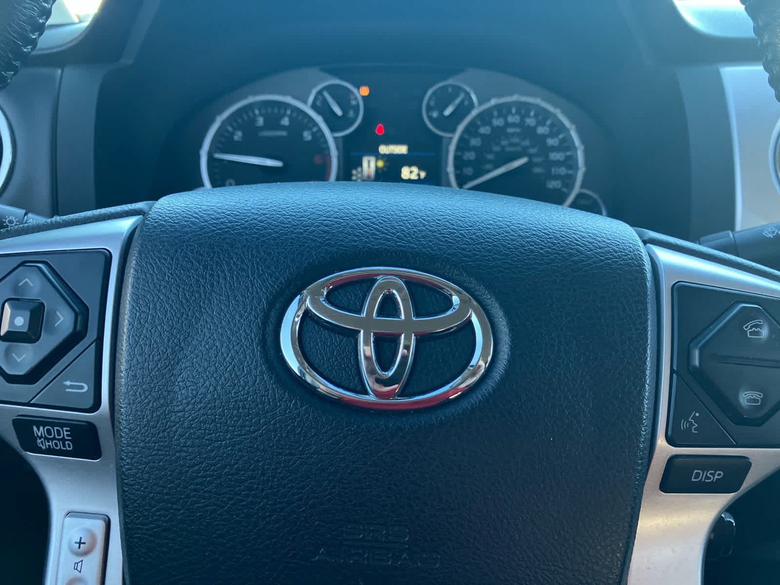 Used 2014 Toyota Tundra Limited w/ Limited Premium Package AWD/4WD image 15