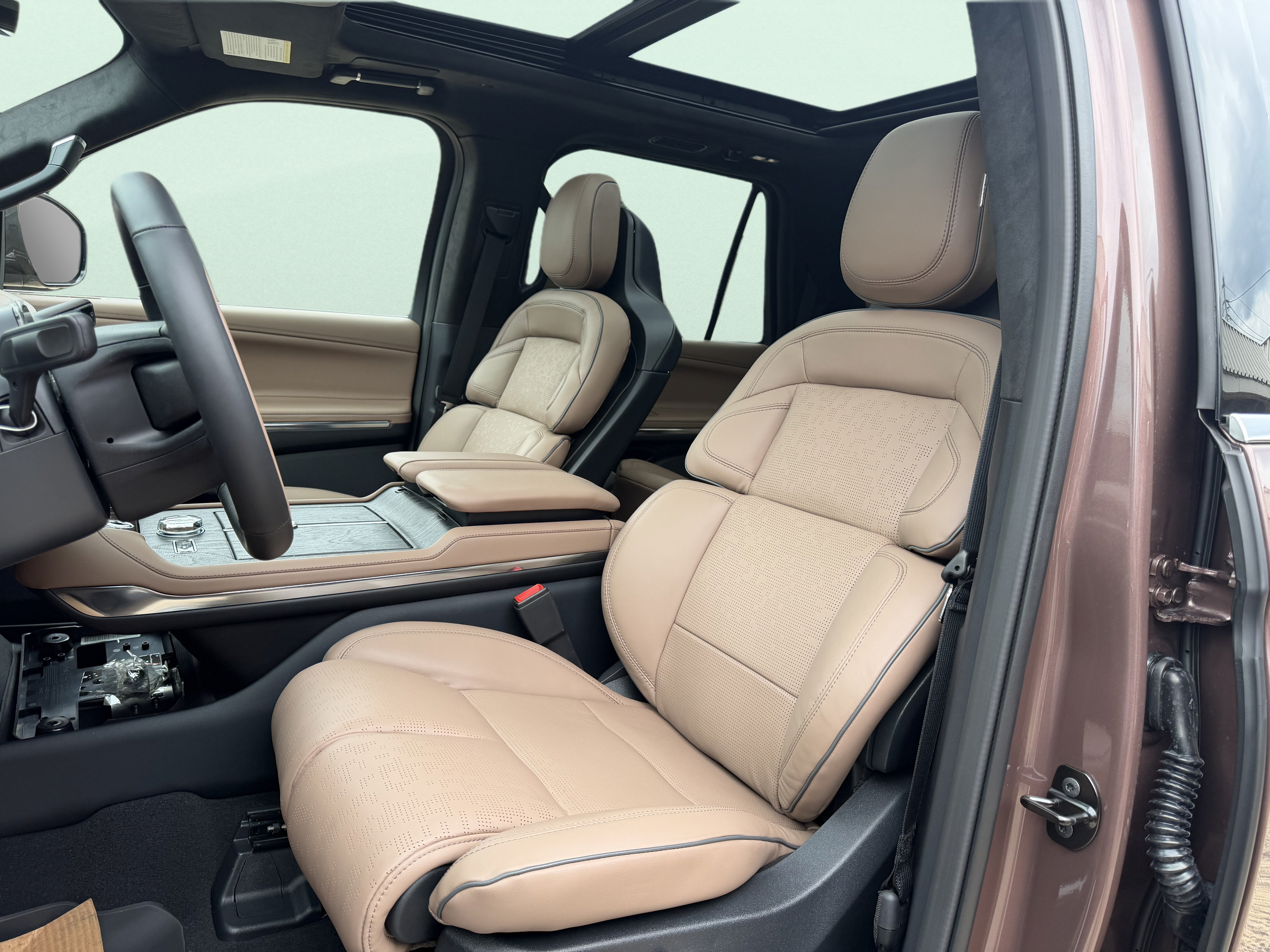 New 2027 Lincoln Navigator L Black Label AWD/4WD image 14