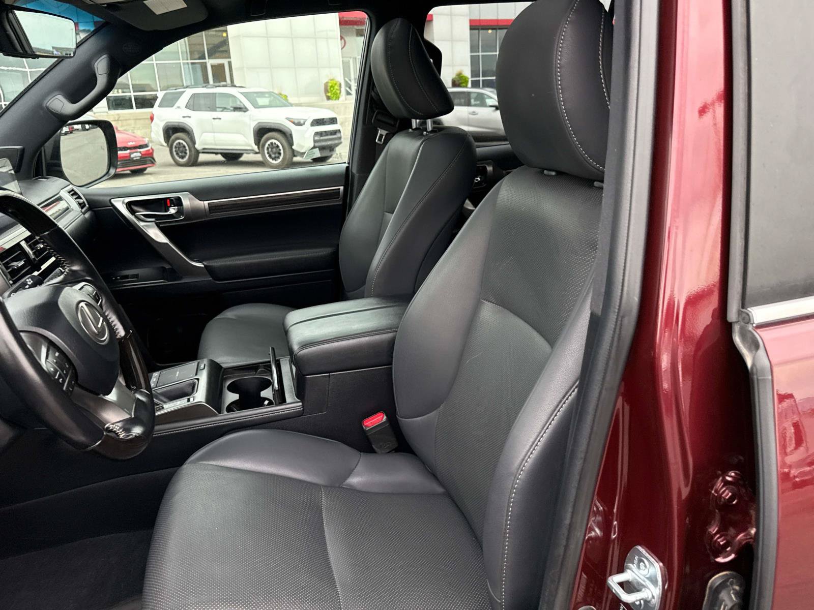 Used 2022 Lexus GX 460 Premium w/ Premium Package AWD/4WD image 12