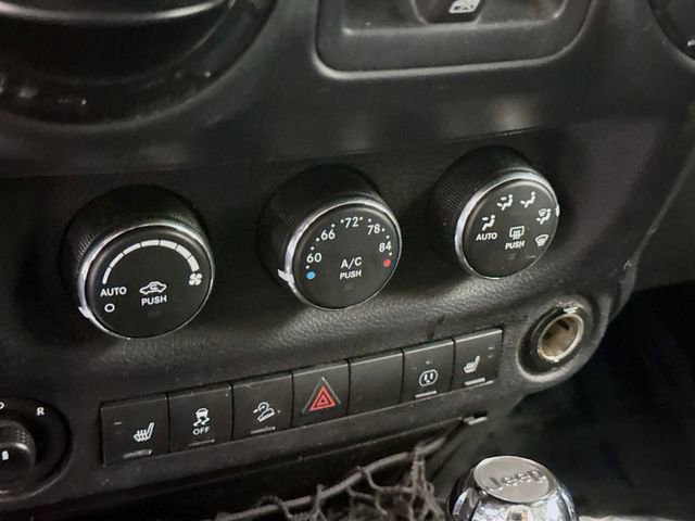 Used 2017 Jeep Wrangler Sahara image 17