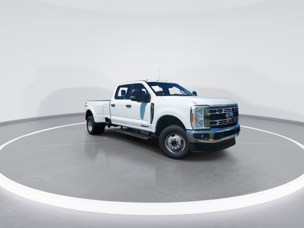 Used 2024 Ford F350 XLT image 2