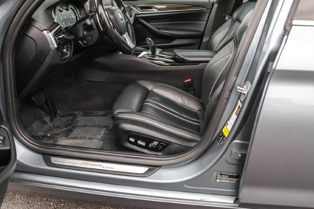Used 2019 BMW 530i xDrive w/ Convenience Package AWD/4WD image 18