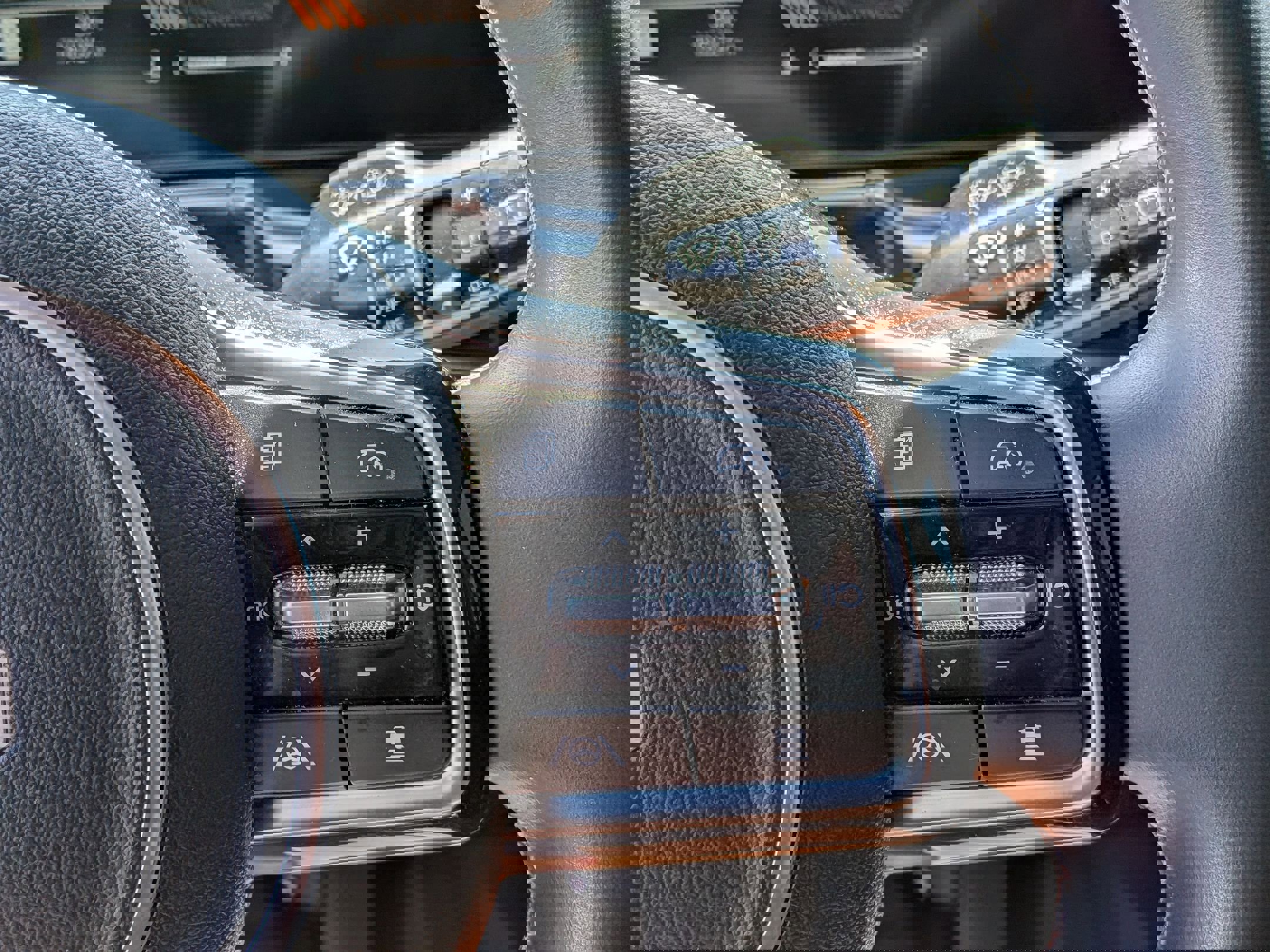 Used 2025 Kia Sorento S FWD image 16