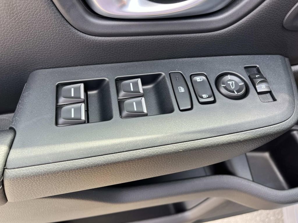 Used 2025 Honda Pilot Touring image 29