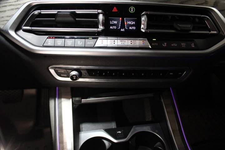 Used 2019 BMW X7 xDrive50i w/ Dynamic Handling Package image 39