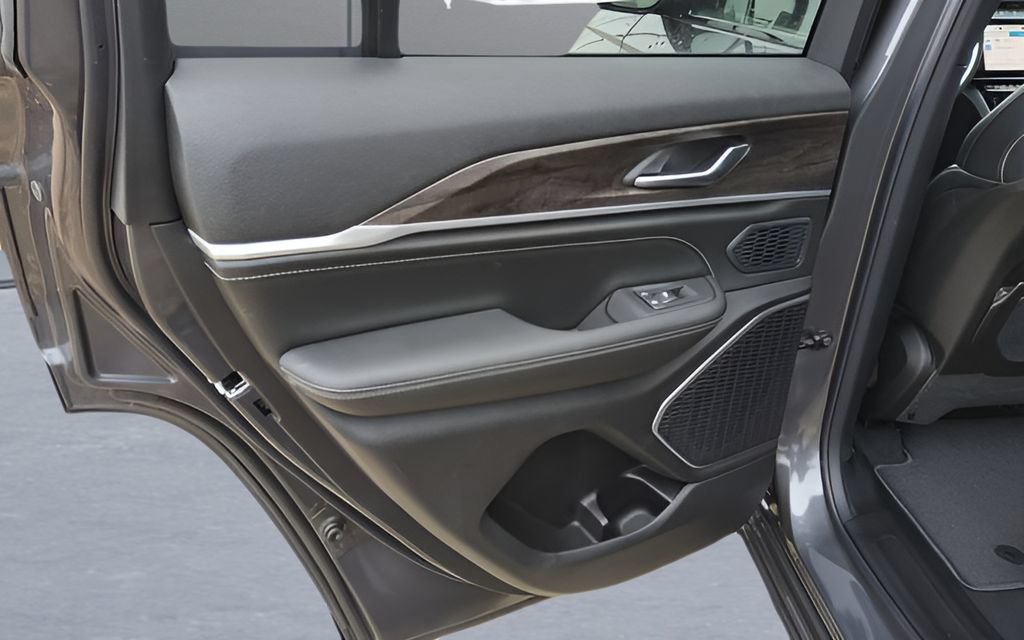 New 2026 Jeep Grand Cherokee Limited AWD/4WD image 30